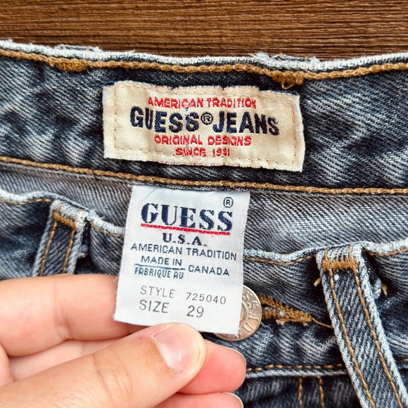 Guess Vintage high rise Jeans - size 28 - made in Canada - button fly - Picture 6 of 7